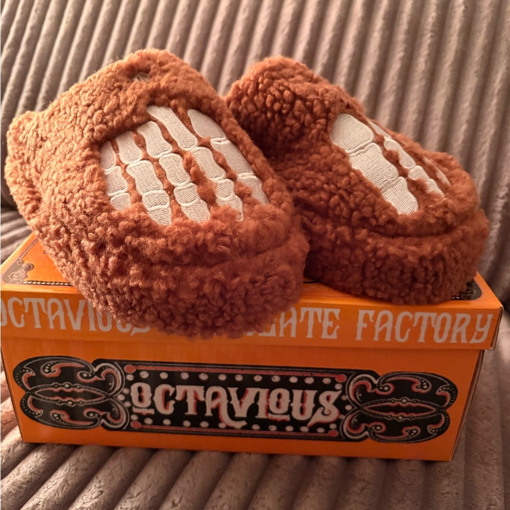 Octavious Marks Teddy Bear Slippers Brown